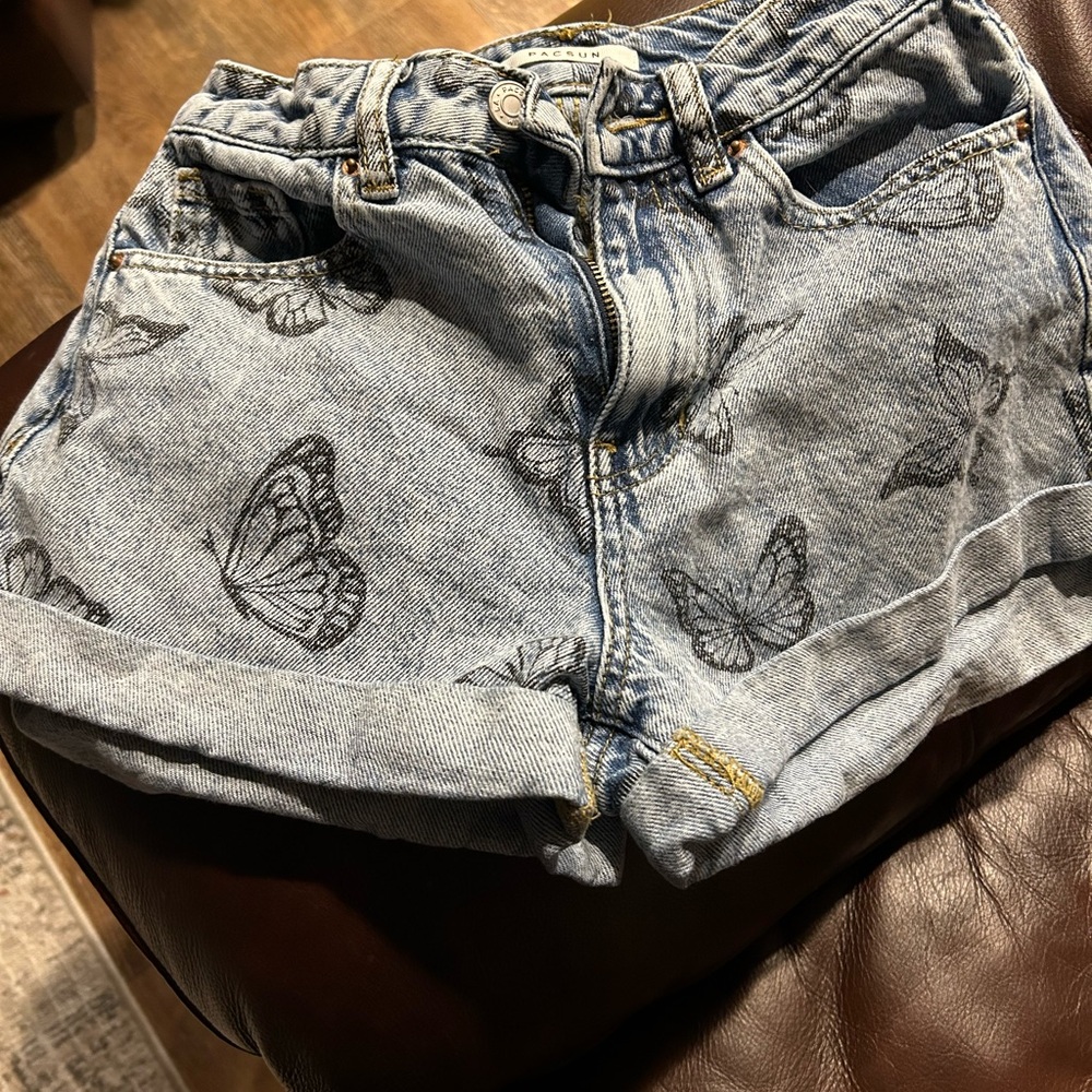 Super cute butterfly PacSun shorts size 24